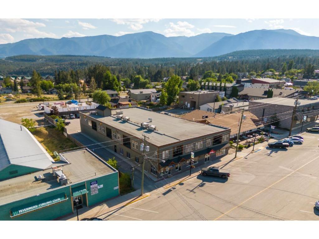 The Grizzly House I Sleep 7 I Patio & Bbq I 55 Tv Apartment Invermere Exterior photo